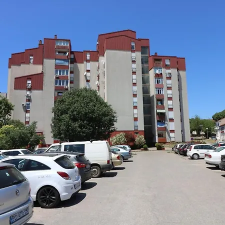 Apartment Sneky